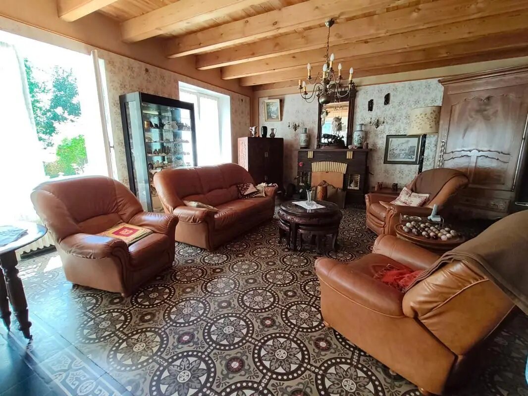 Maison à vendre, 207m², Lussant