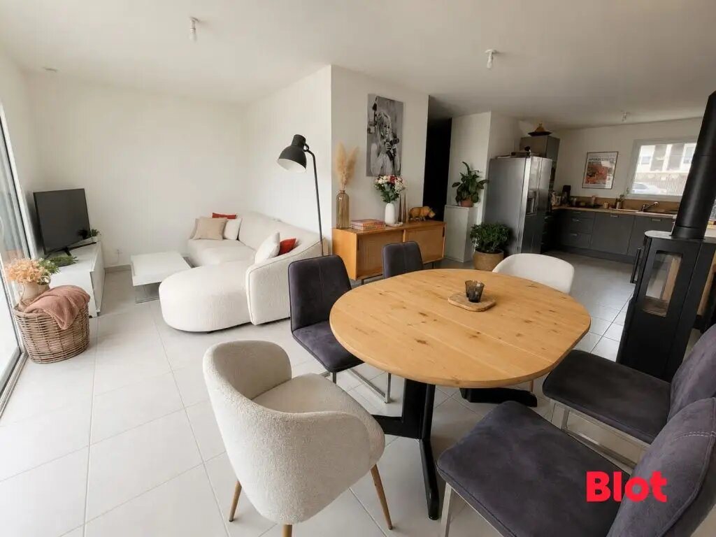 Maison à louer, 104m², Montreuil-le-Gast