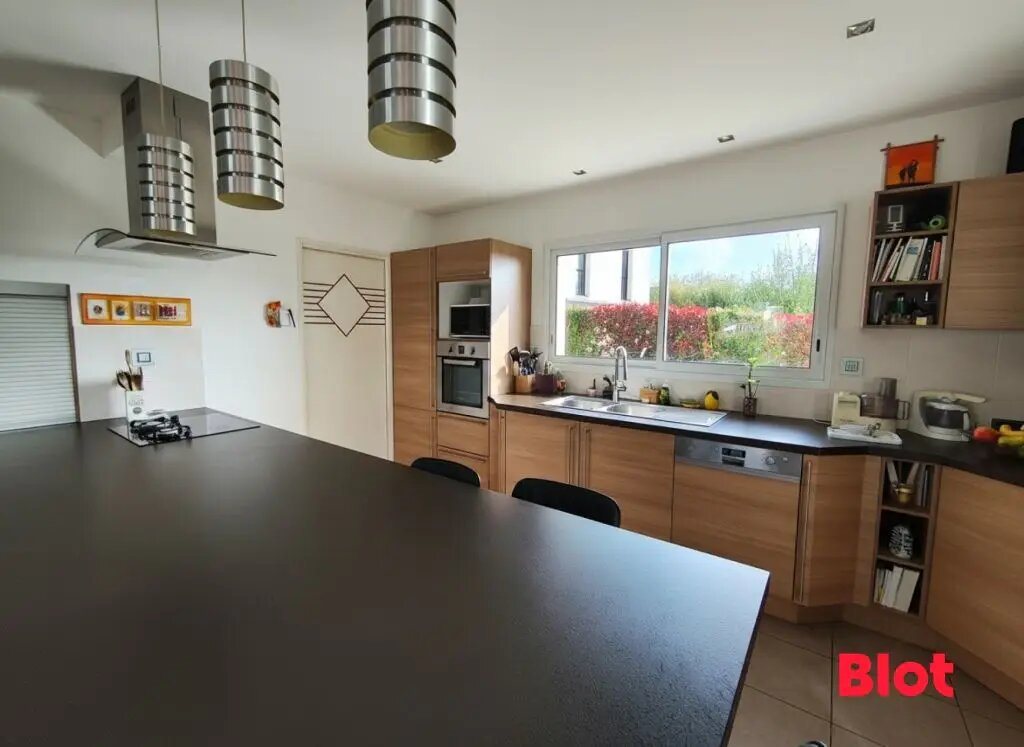 Maison à vendre, 181m², Montreuil-le-Gast