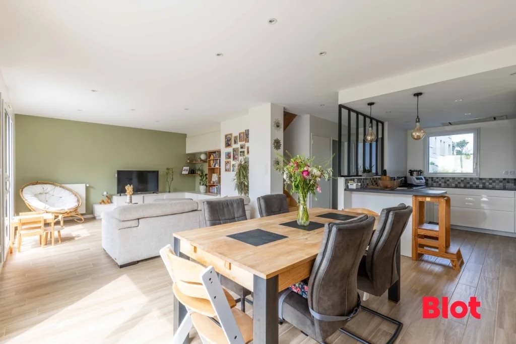 Maison à vendre, 121m², Gévezé