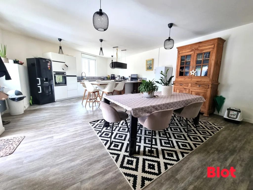 Maison à vendre, 355m², Montreuil-le-Gast