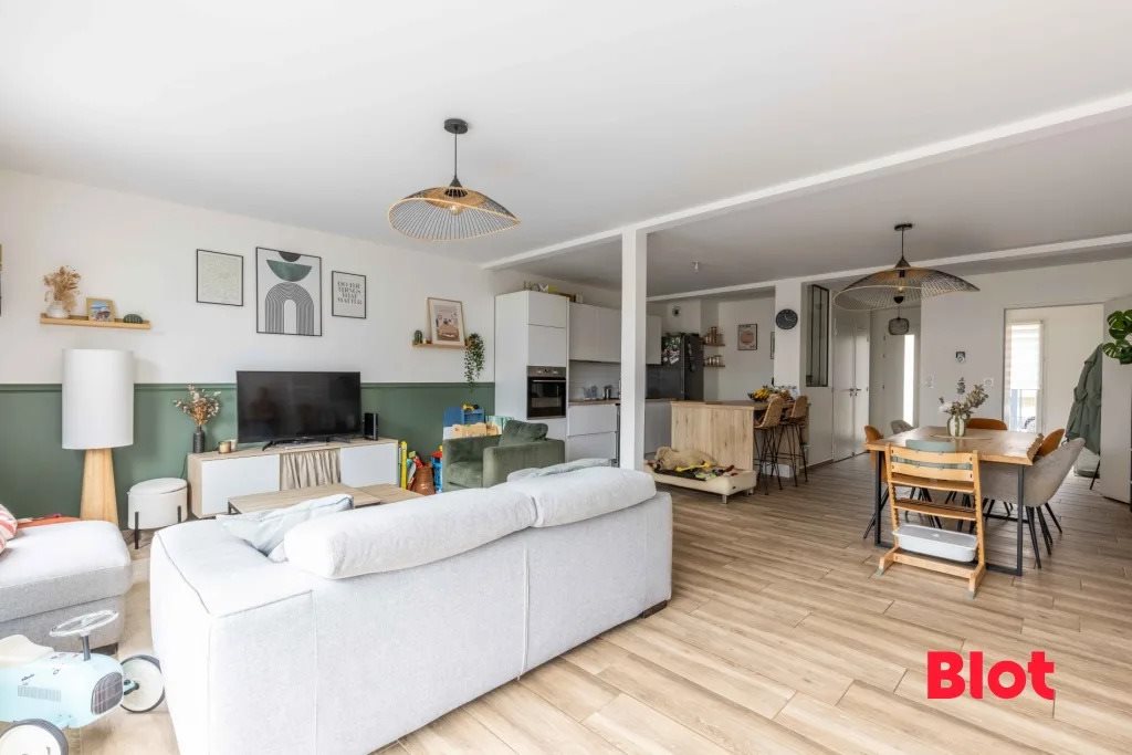 Maison à vendre, 130m², Montreuil-le-Gast
