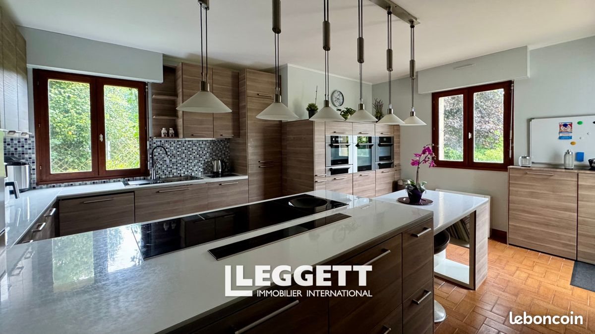 Maison à vendre, 164m², Spézet