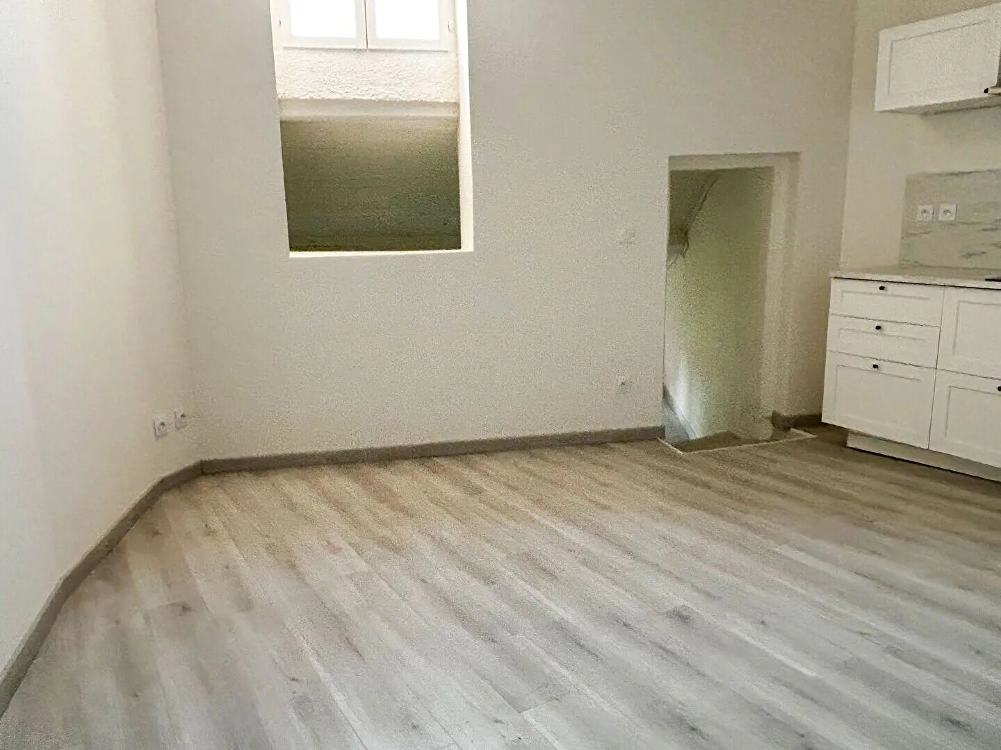 Appartement à louer, 28m², Saint-Genis-Laval