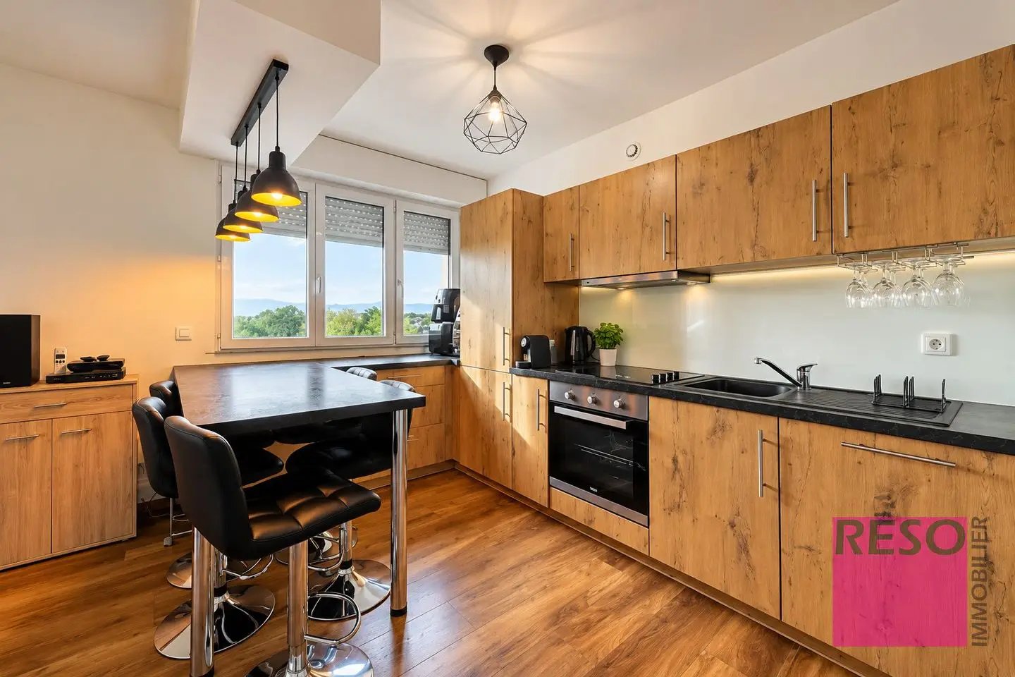Appartement à louer, 82m², Etrembières