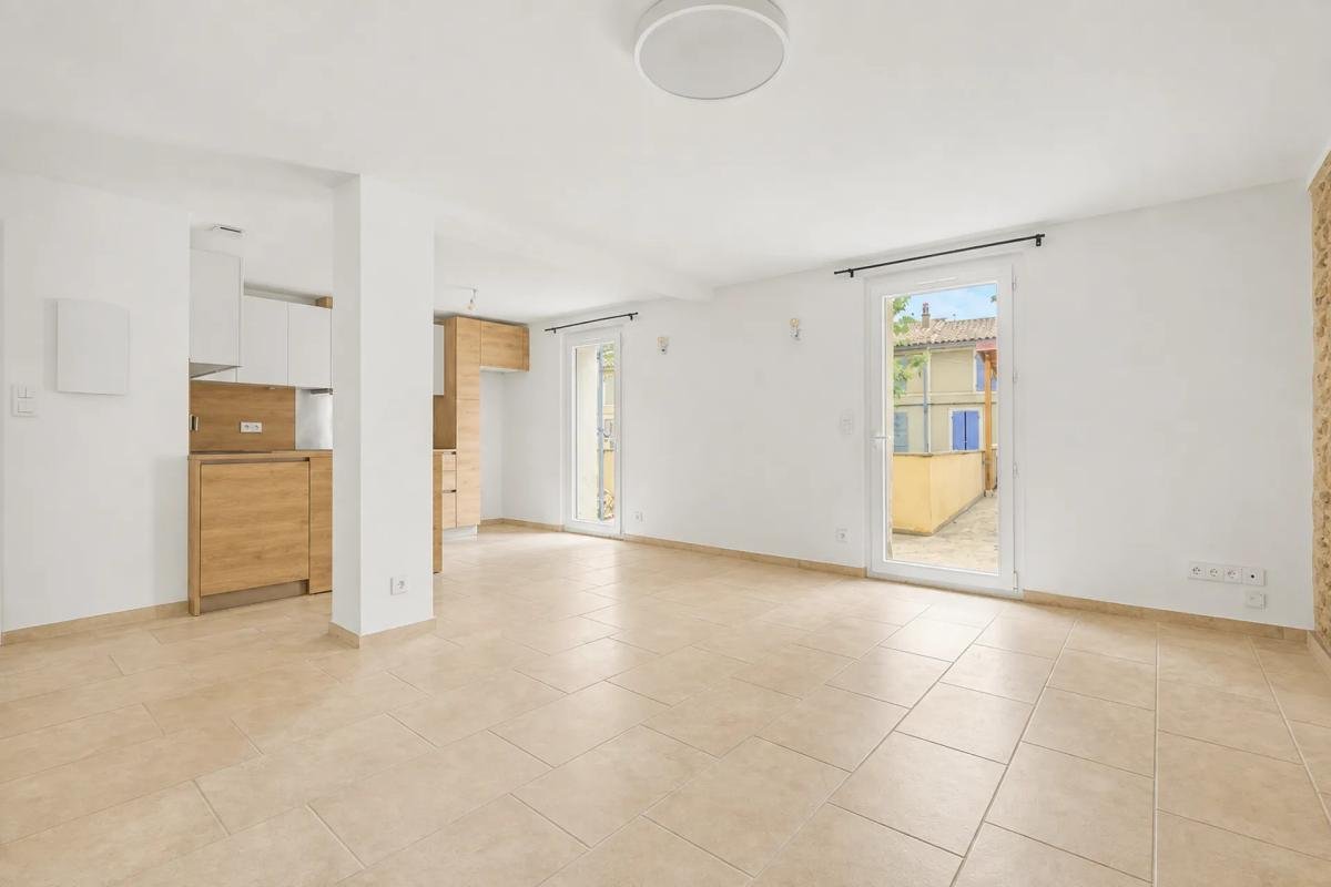 Appartement à vendre, 64m², Eyguières
