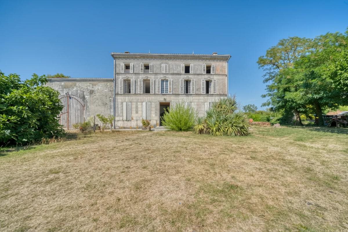 Maison à vendre, 244m², Saint-Sever-de-Saintonge