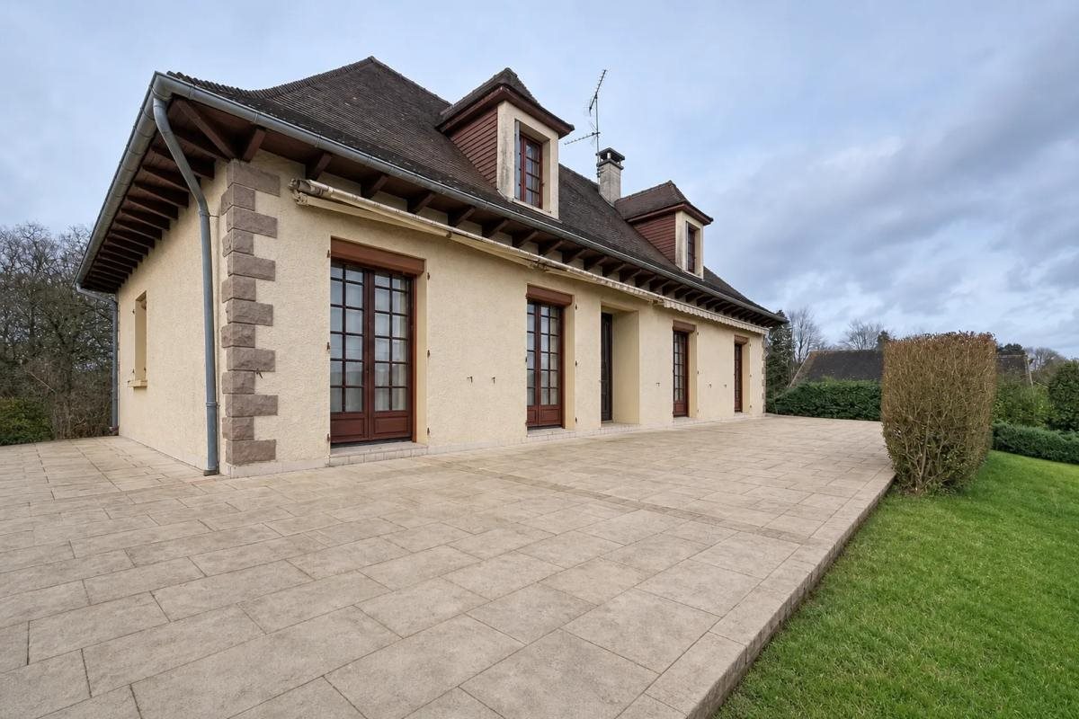 Maison à vendre, 186m², Lubersac