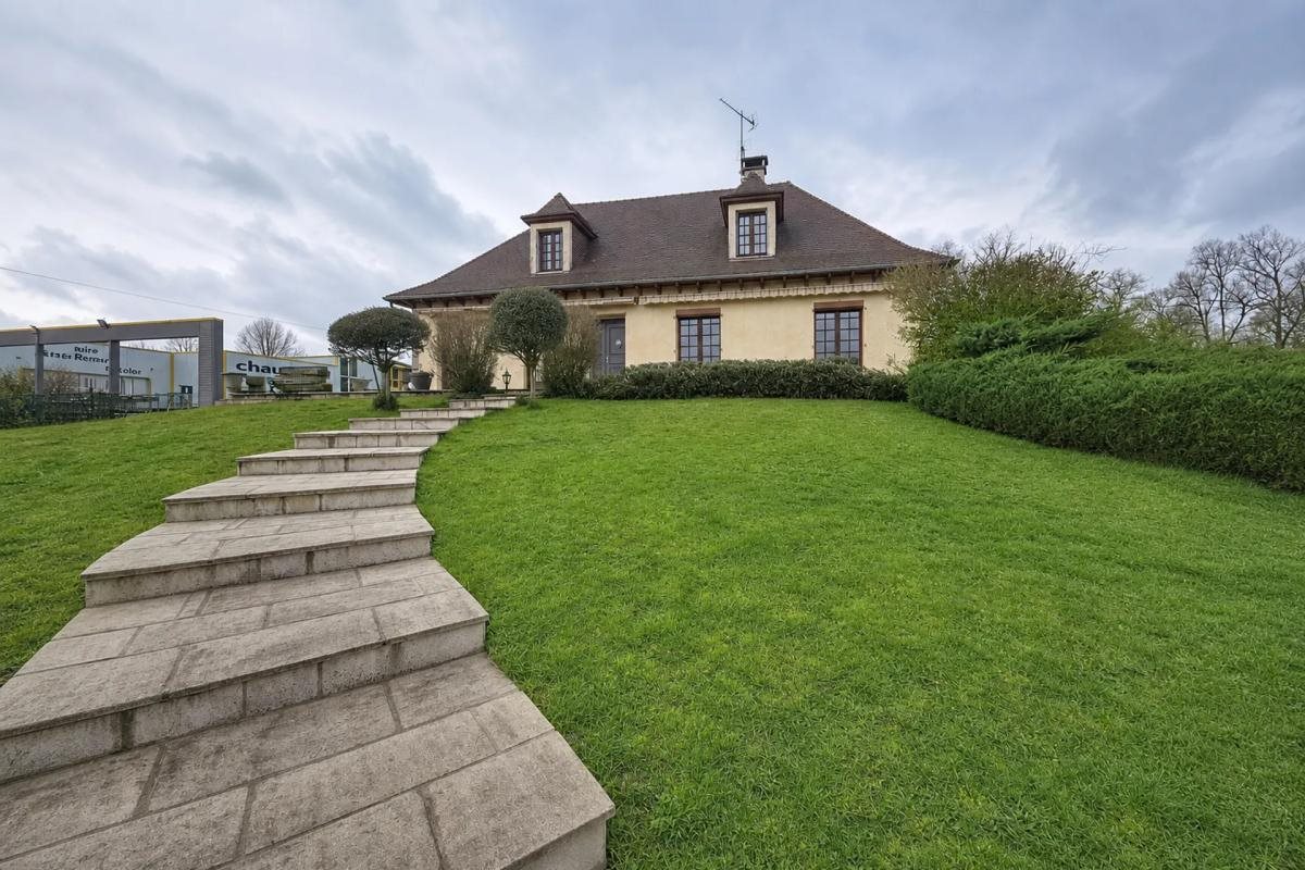 Maison à vendre, 186m², Lubersac