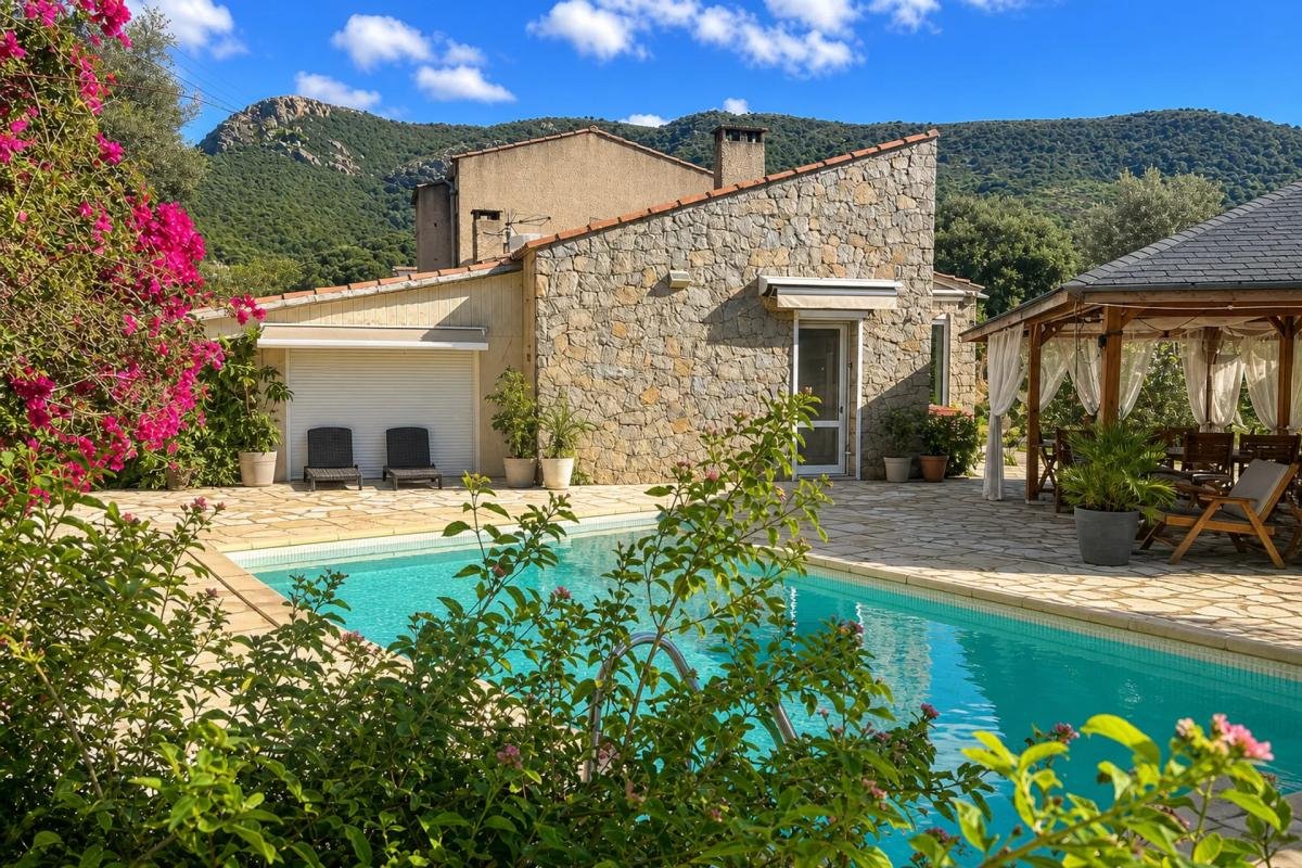 Maison à vendre, 220m², Alata