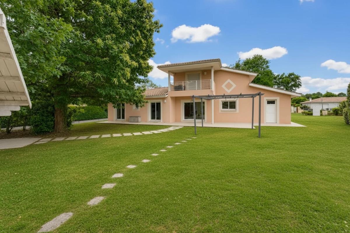 Maison à vendre, 186m², Saint-Médard-d'Eyrans