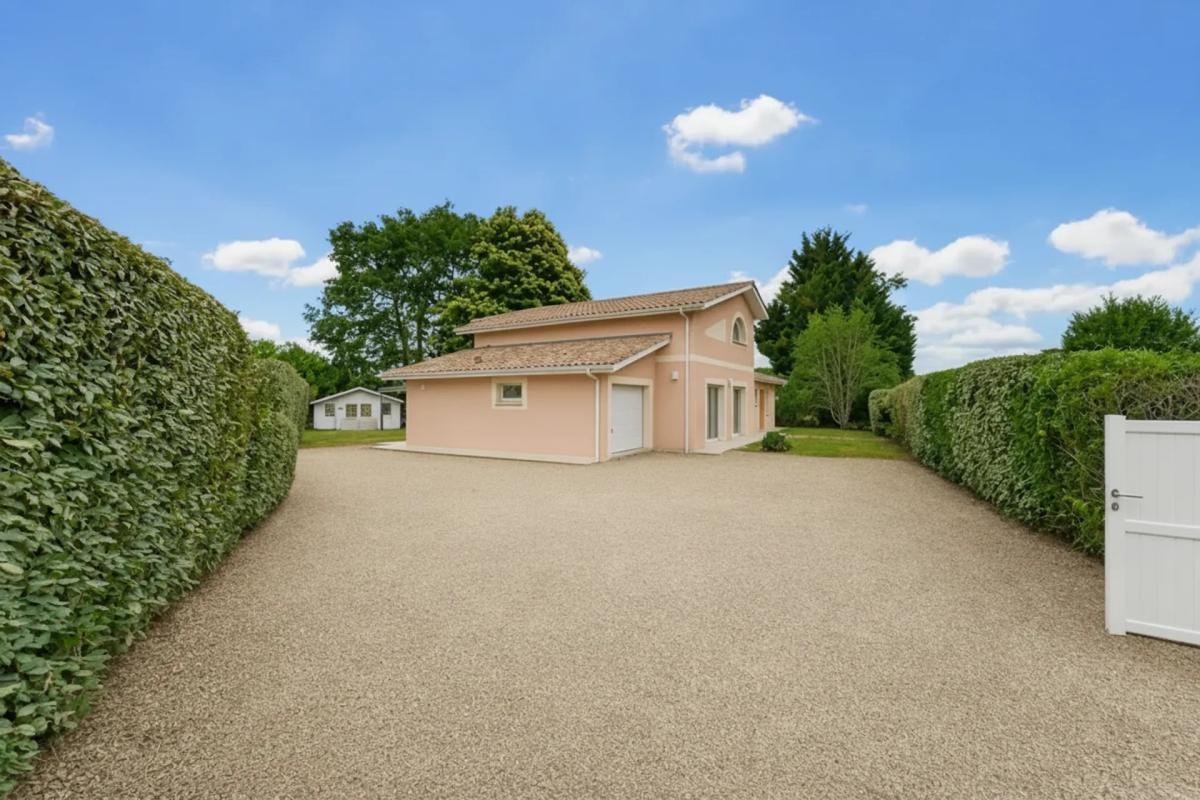 Maison à vendre, 186m², Saint-Médard-d'Eyrans