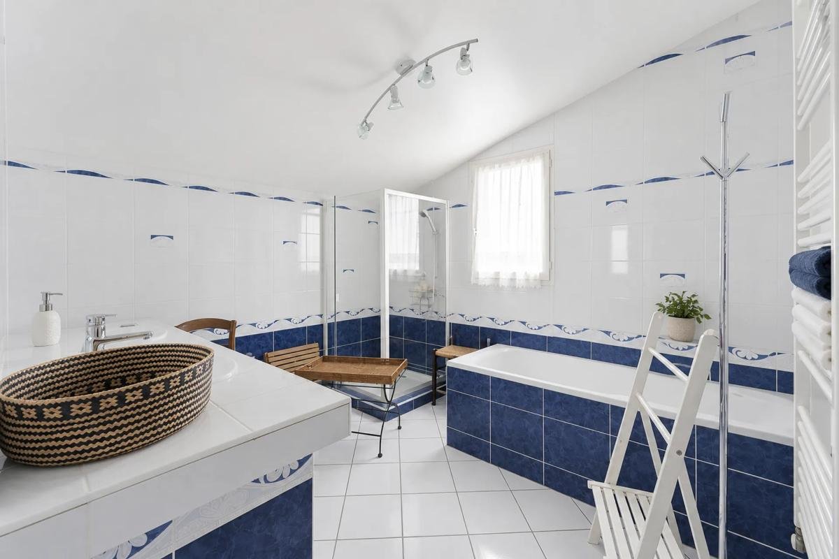 Maison à vendre, 197m², Saint-Caprais-de-Bordeaux