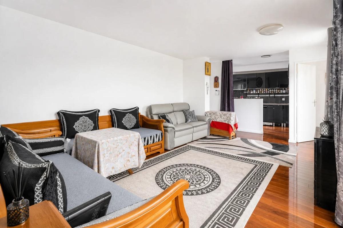 Appartement à vendre, 77m², Stains