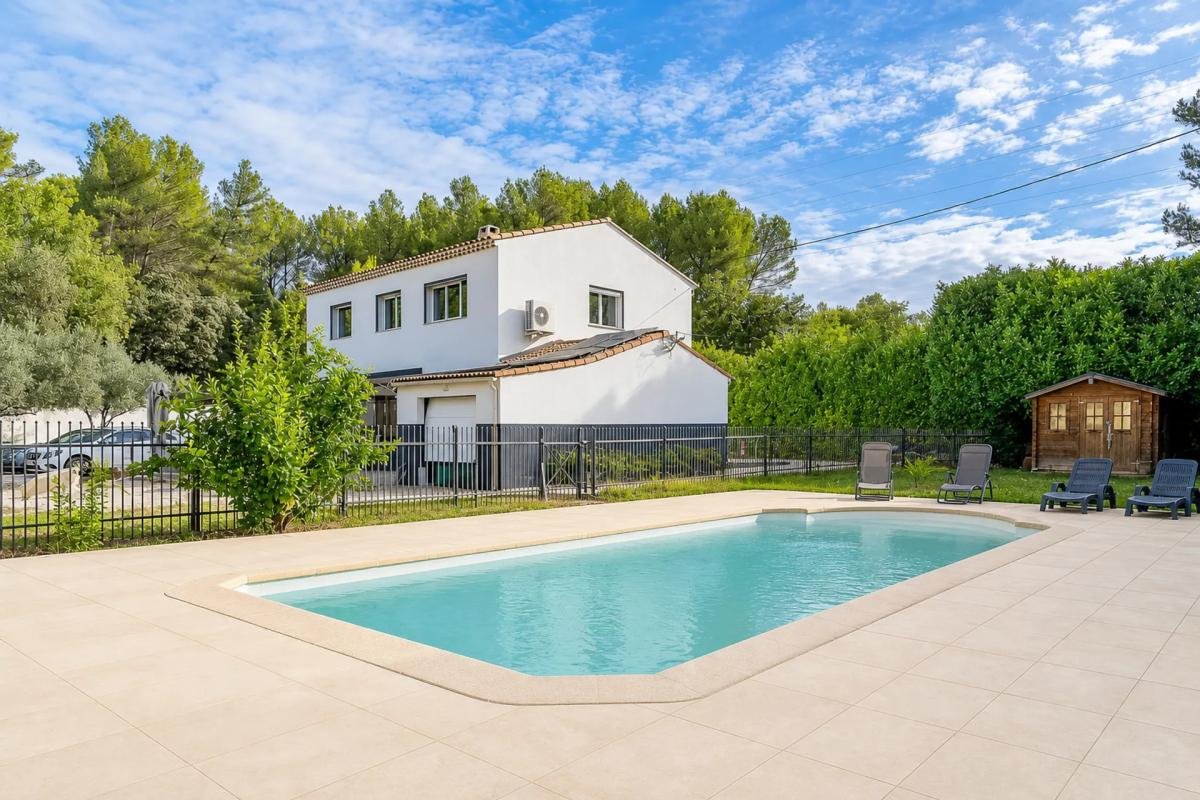 Maison à vendre, 166m², Mimet