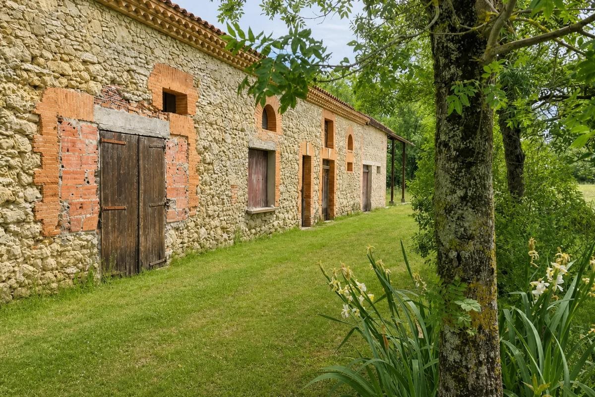 Maison à vendre, 600m², Auriac-sur-Vendinelle