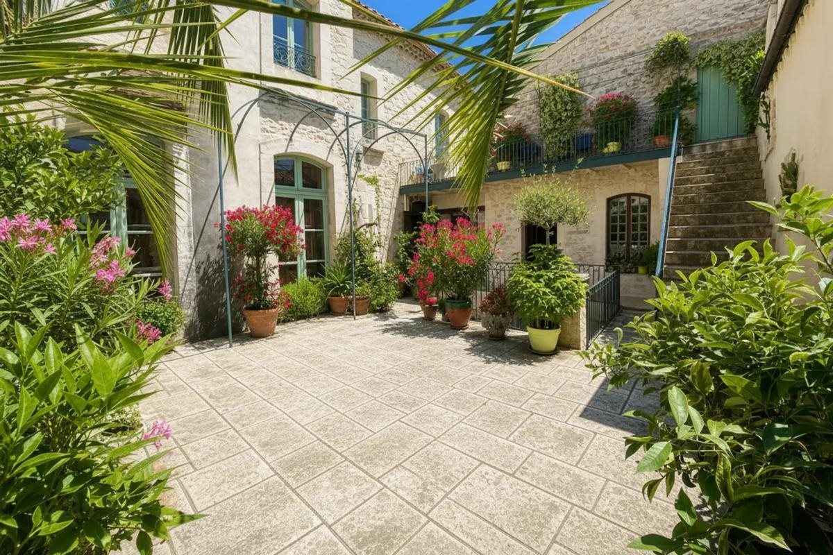 Maison à vendre, 606m², Bourg-Saint-Andéol