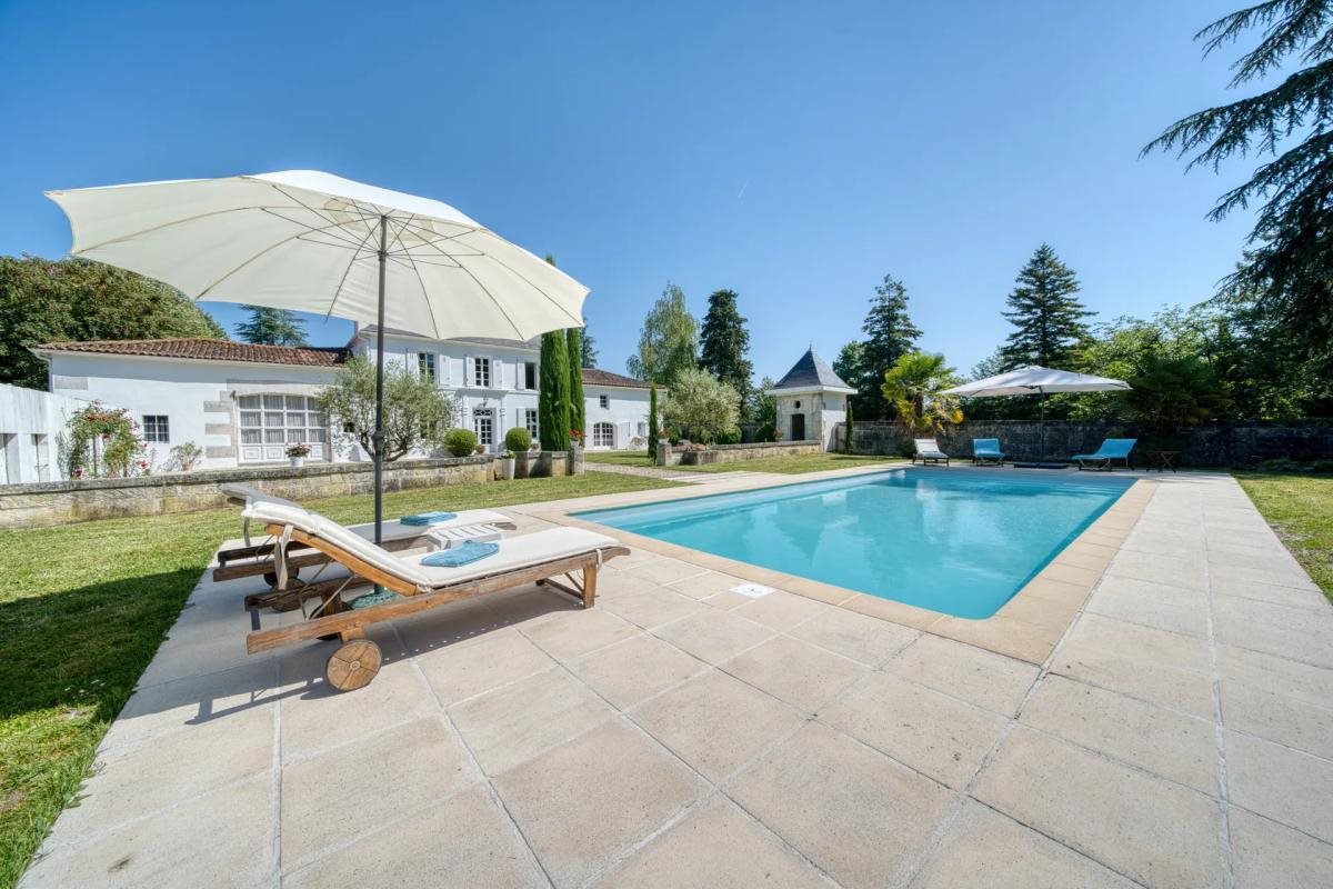 Maison à vendre, 270m², Saint-Laurent-de-Cognac