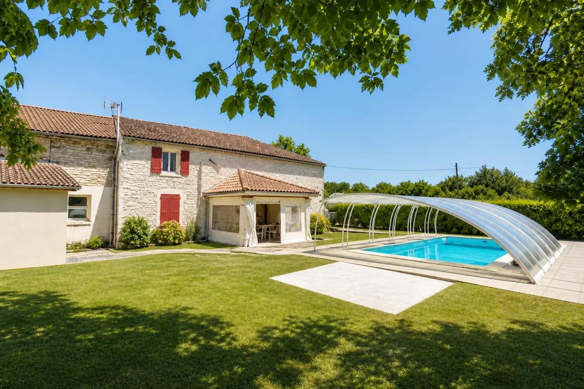 Maison à vendre, 203m², Romazières