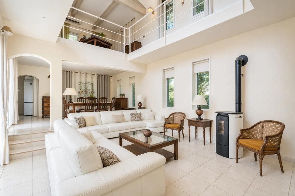 Maison à vendre, 225m², Vailhauquès