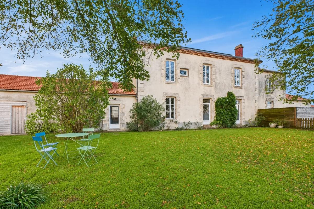 Maison à vendre, 210m², Nalliers