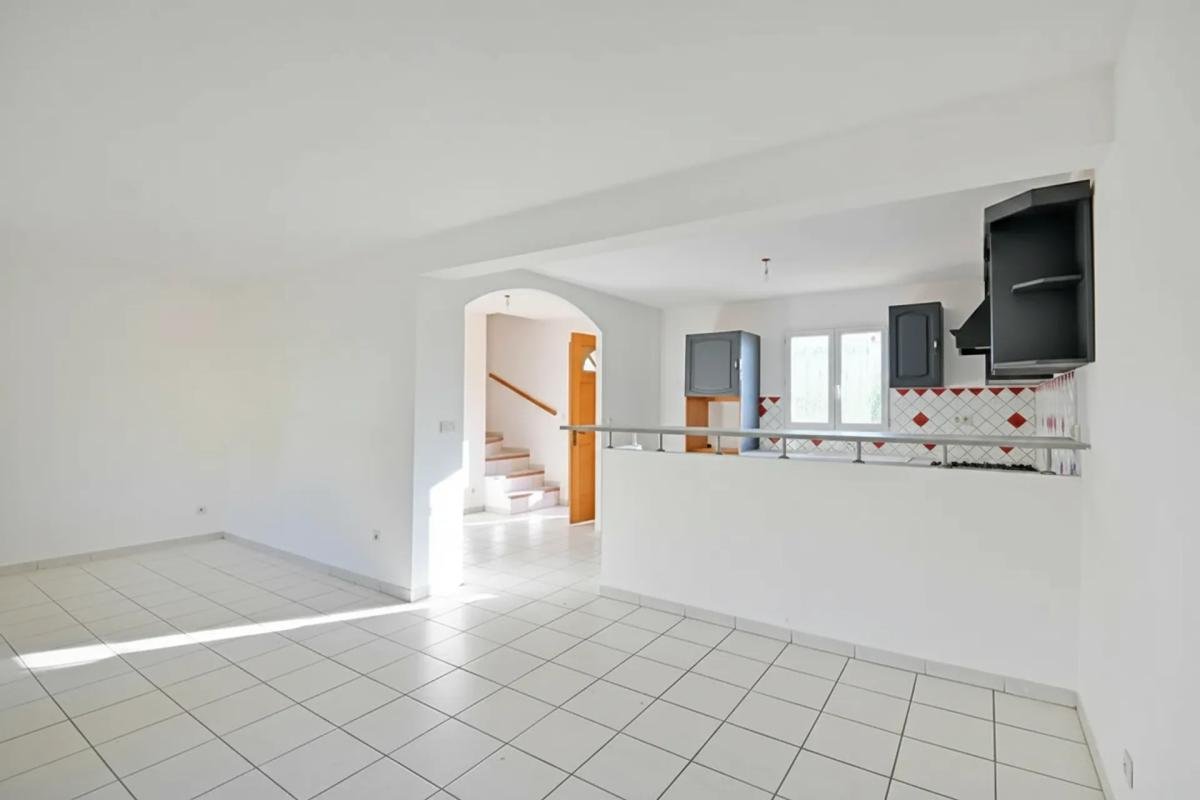Maison à vendre, 77m², Saint-Julien-les-Rosiers