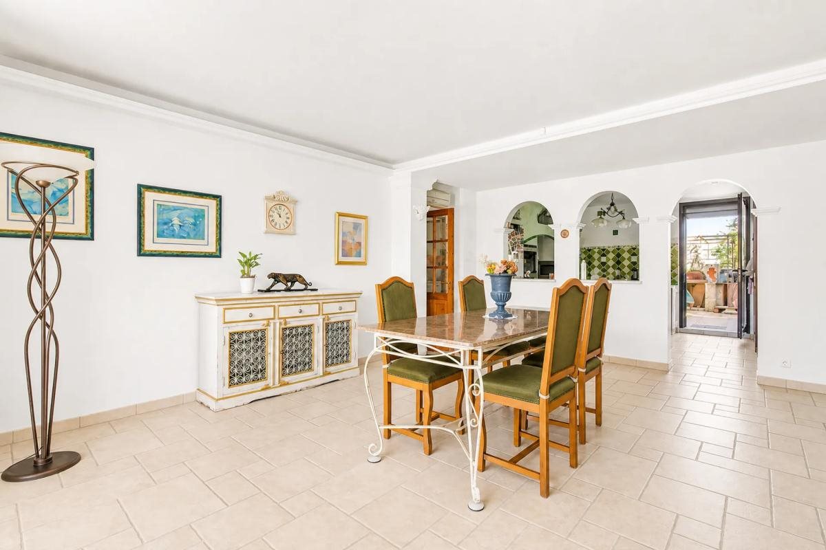 Maison à vendre, 238m², Gignac-la-Nerthe