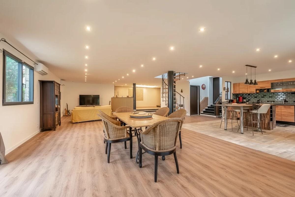 Maison à vendre, 320m², Saint-Cyr-sur-Morin