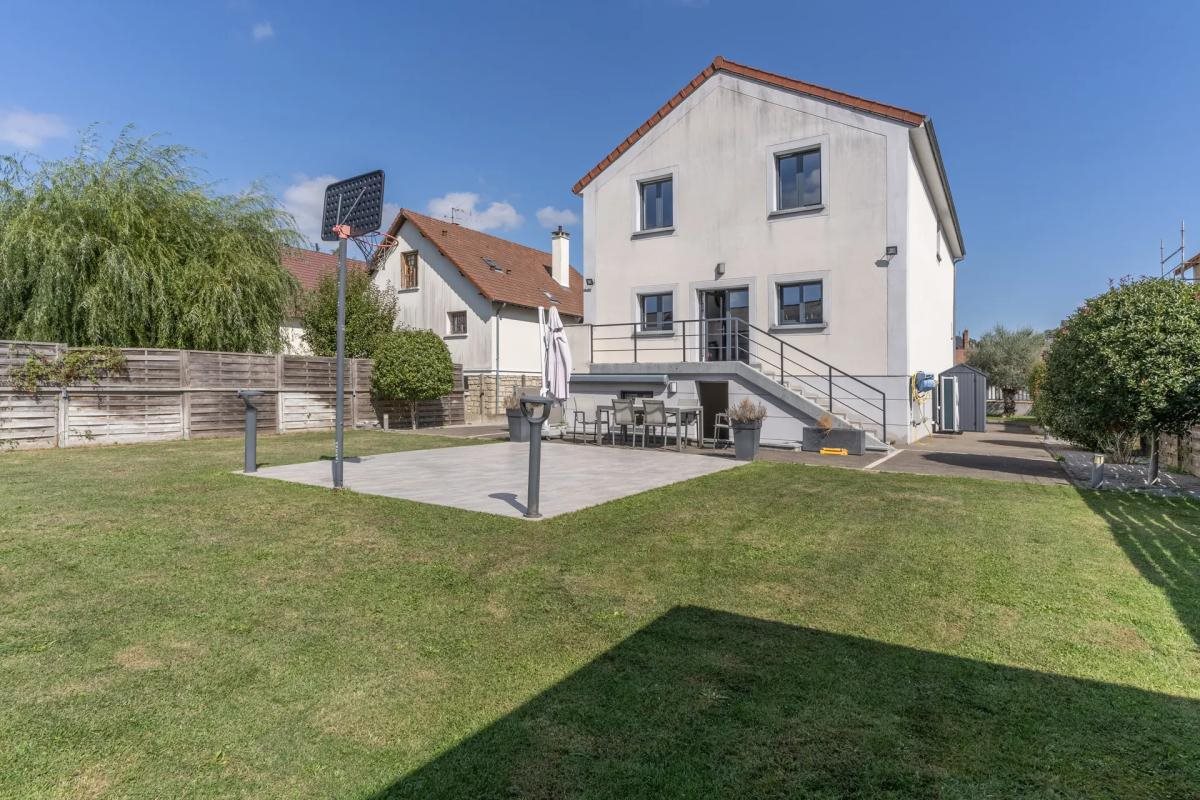 Maison à vendre, 250m², Le Mesnil-Saint-Denis