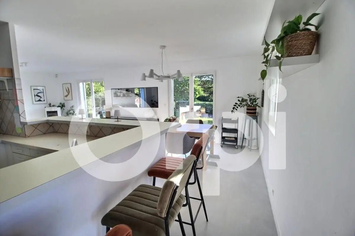 Maison à vendre, 220m², Nernier