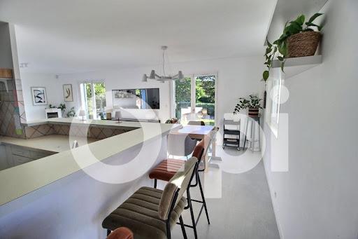 Maison à vendre, 170m², Nernier