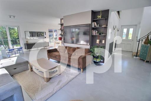 Maison à vendre, 170m², Nernier