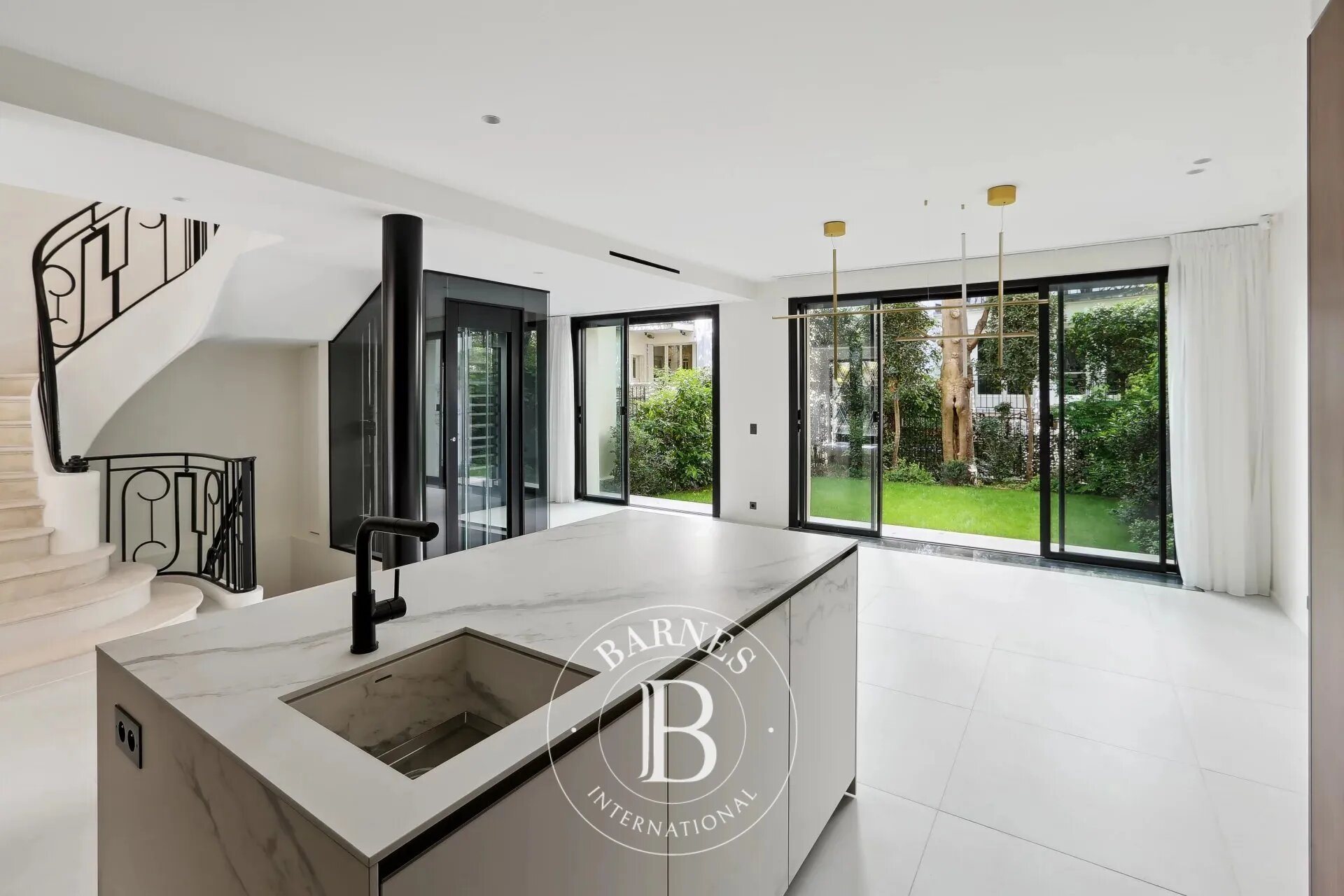Maison à louer, 319m², Neuilly-sur-Seine