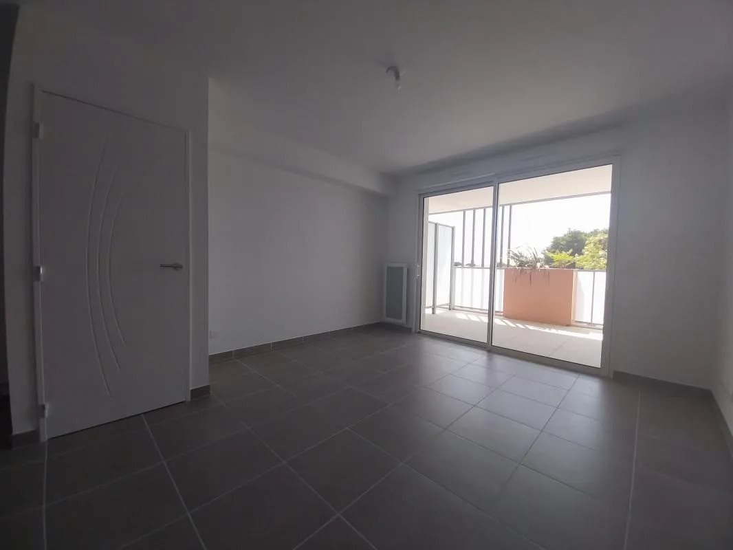 Appartement à louer, 41m², Vias