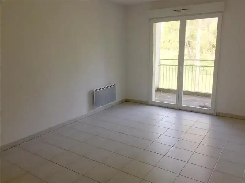 Appartement à louer, 38m², Saint-Yzan-de-Soudiac