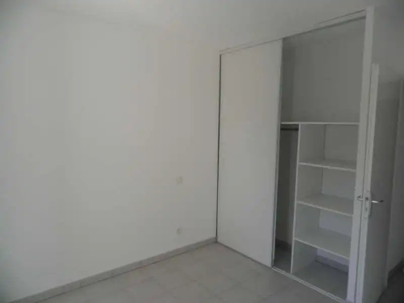 Appartement à louer, 38m², Saint-Yzan-de-Soudiac