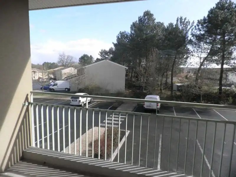 Appartement à louer, 38m², Saint-Yzan-de-Soudiac