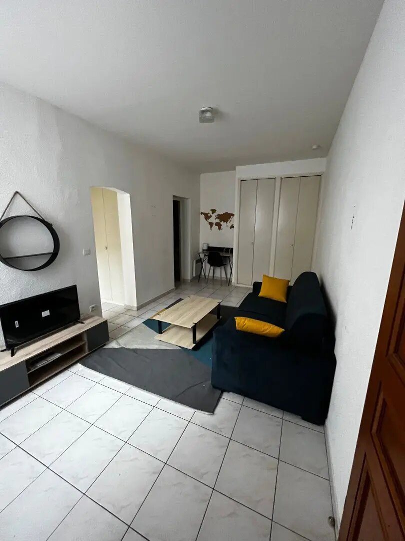 Appartement à louer, 28m², Béziers