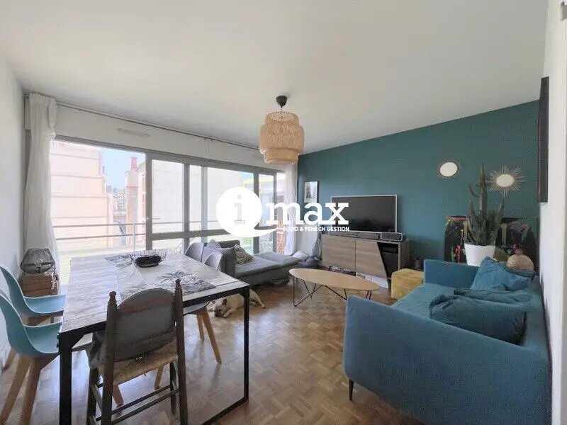 Appartement à louer, 65m², Courbevoie