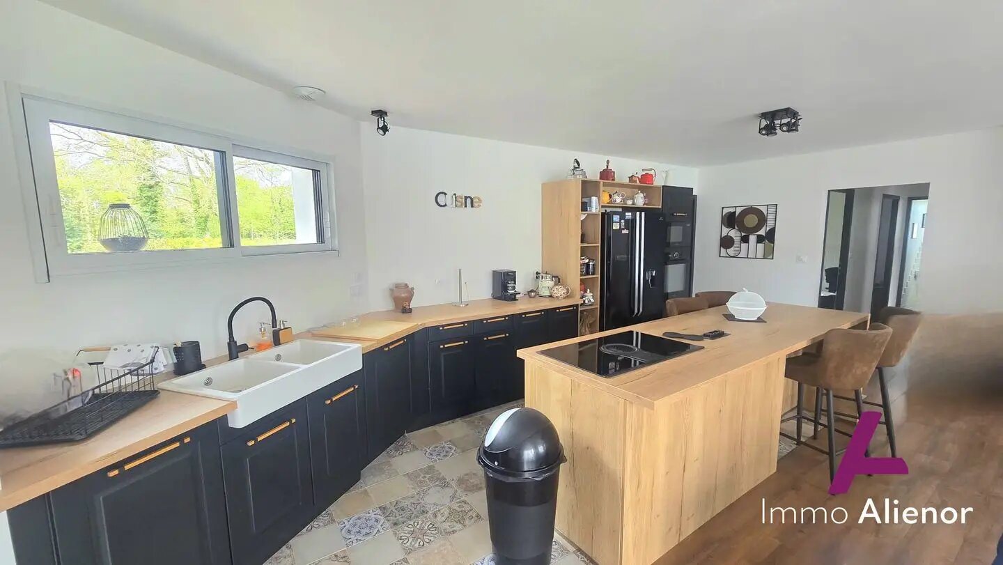 Maison à vendre, 104m², Saint-Julien-en-Born