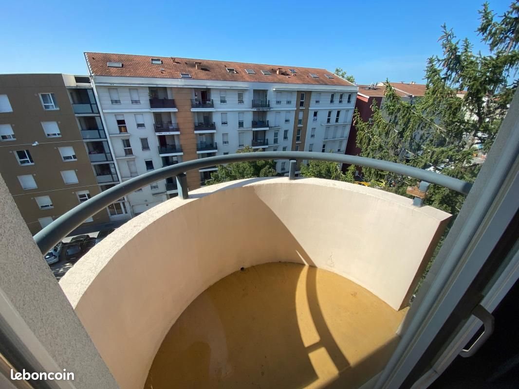 Appartement à louer, 18m², Bron