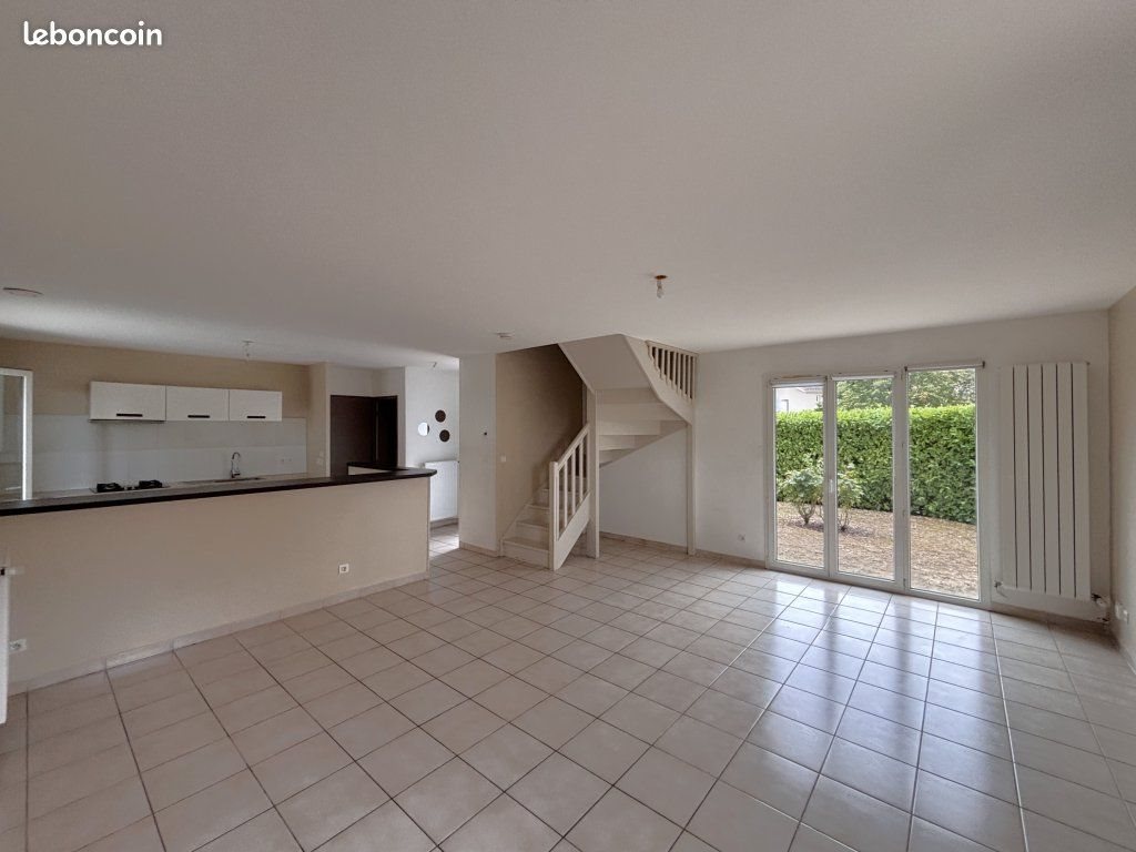 Maison à louer, 104m², Saint-Pierre-la-Palud