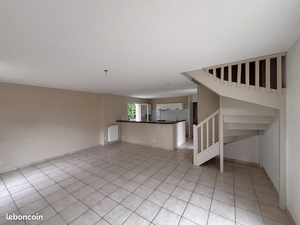 Maison à louer, 104m², Saint-Pierre-la-Palud