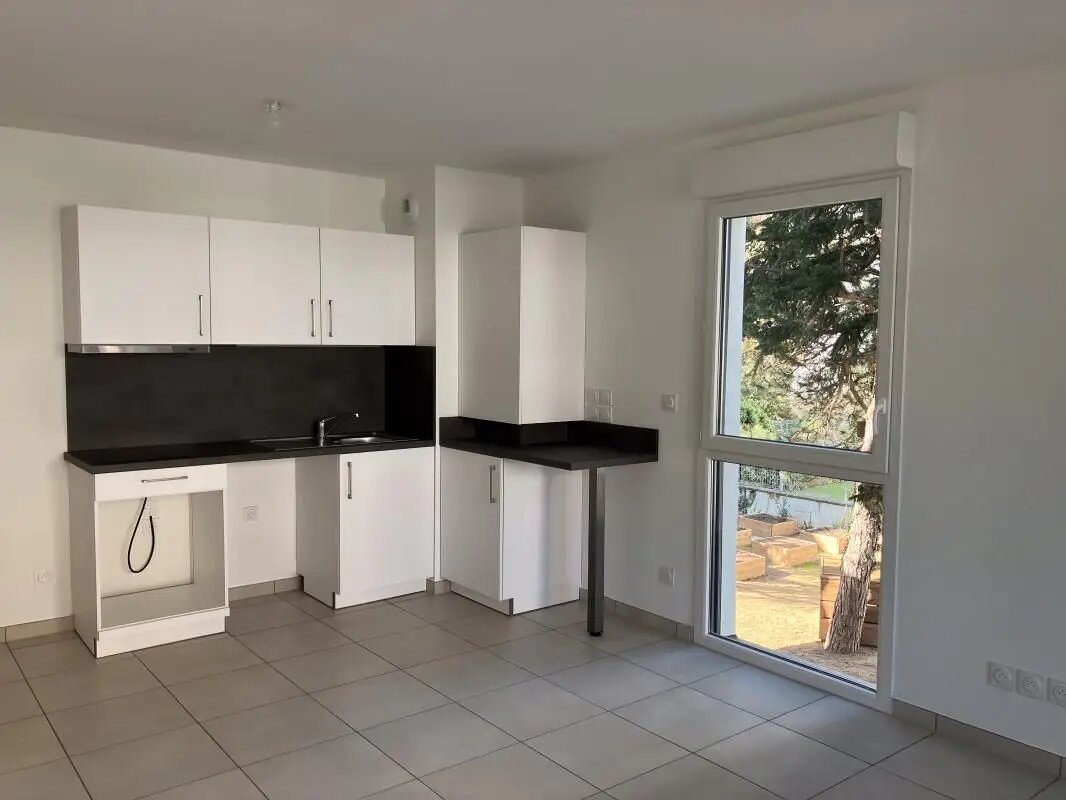 Appartement à louer, 45m², Saint-Priest