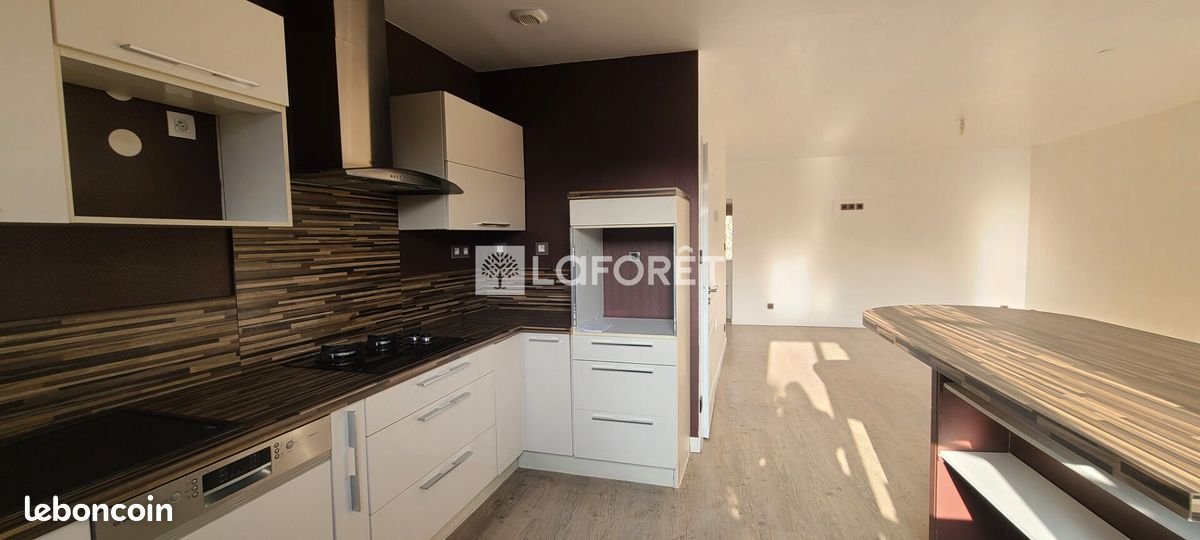 Appartement à louer, 105m², Sain-Bel