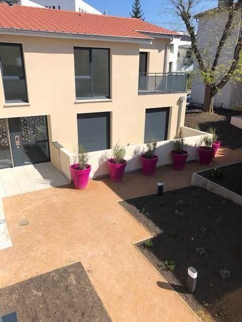 Appartement à louer, 71m², Écully