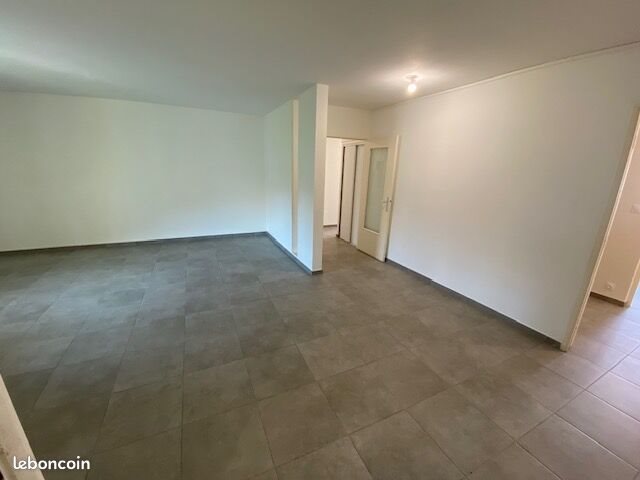 Appartement à louer, 104m², Vénissieux