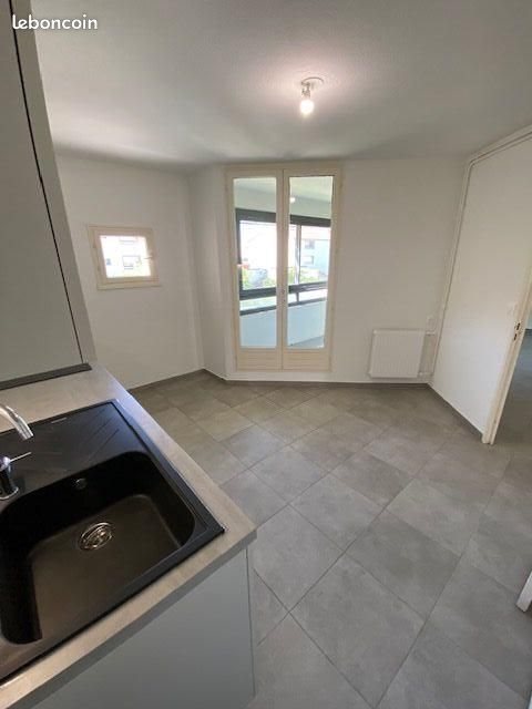 Appartement à louer, 104m², Vénissieux
