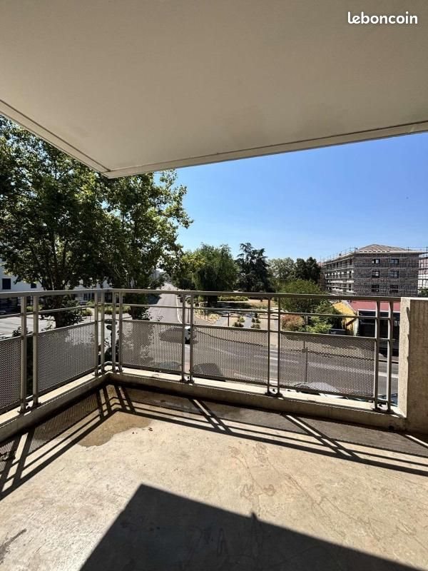 Appartement à louer, 39m², Décines-Charpieu