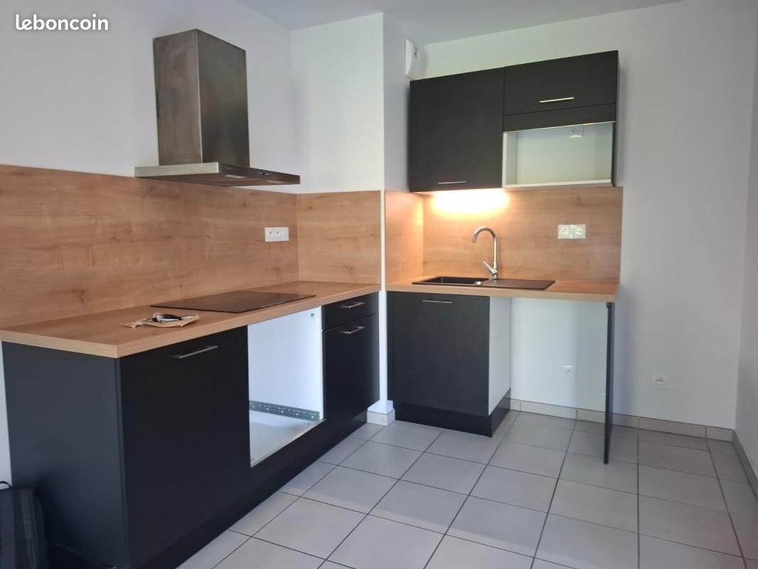 Appartement à louer, 88m², Saint-Genis-les-Ollières